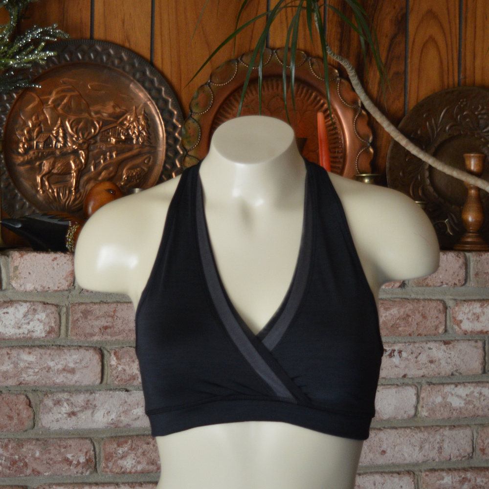 ⚠️SOLD!⚠️ LULULEMON CROSSOVER DEEP V SPORTS BRA - Picture 2 of 4